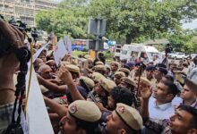 चढ़ावा चोरी और जंतर-मंतर लाठीचार्ज के खिलाफ कांग्रेस विधायकों का जोरदार प्रदर्शन